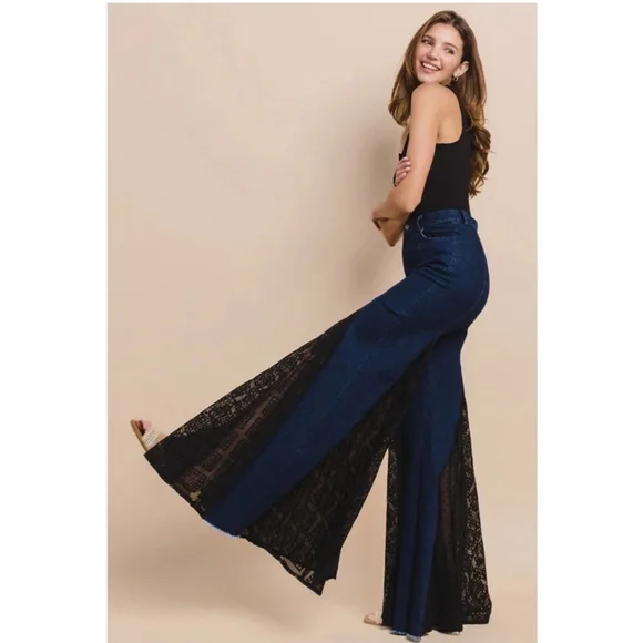 NWOT Wilson Wide Leg Jeans with Lace Detail – Size Small - Picture 5 of 5